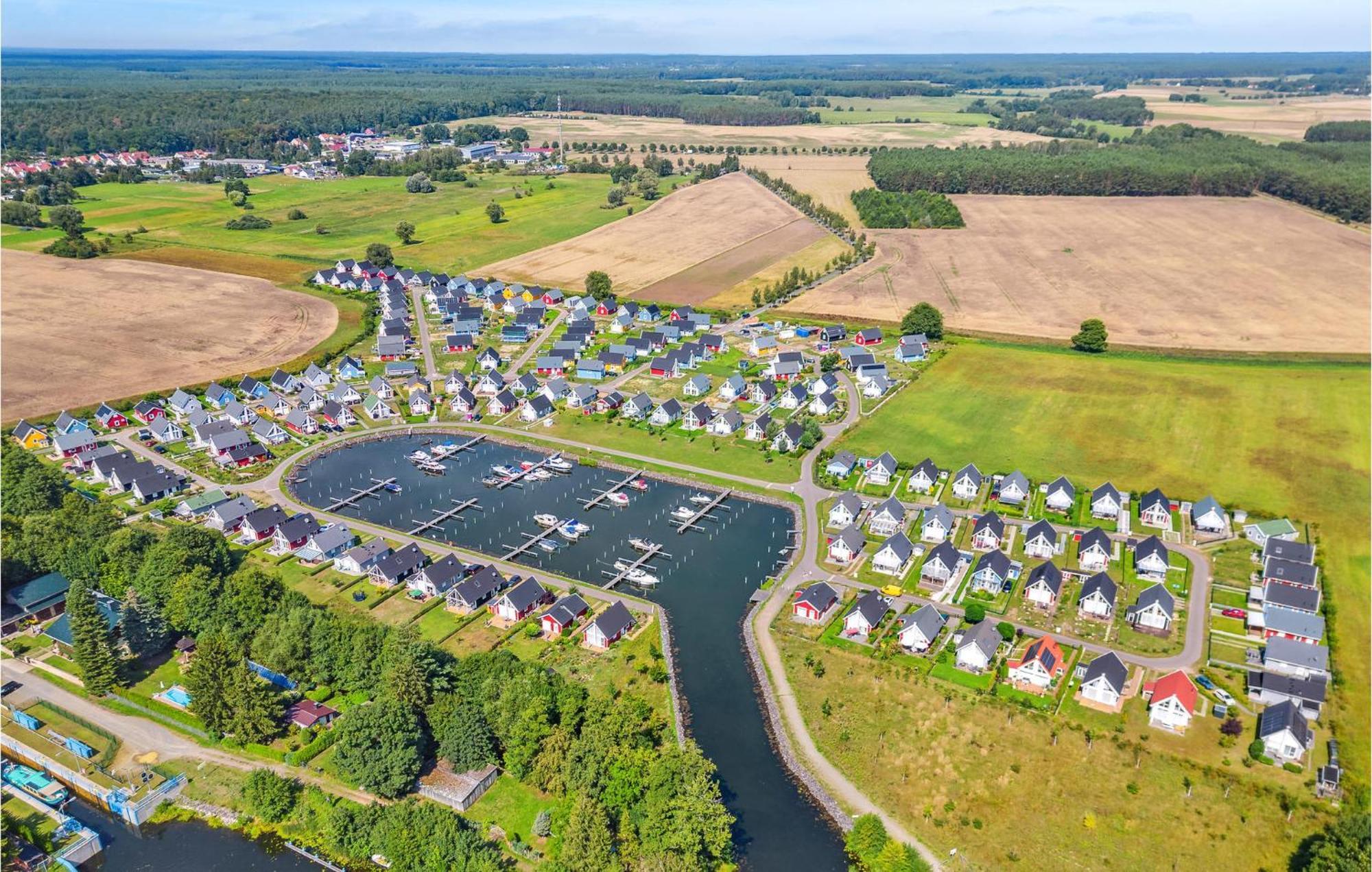 Gorgeous Home In Zerpenschleuse With Wifi Exteriör bild